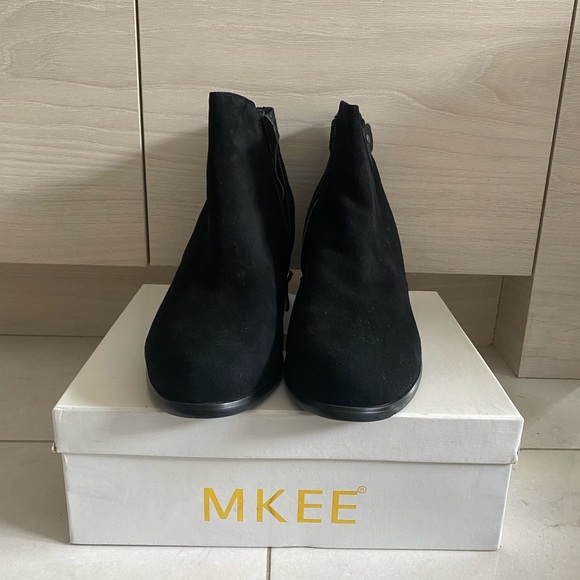 Winter Boots - Picture 4 of 5